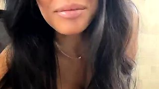 Omege japanese girl with big boobs on cams