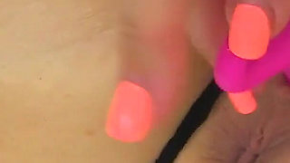 Sexy Sam From the UK Plays with Her Shaven Pussy