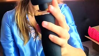 Desembalei a Magic Wand e gozei igual uma lhama