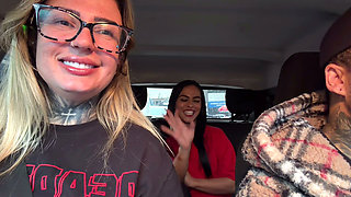 The Brazilian gas station attendant accepted to be a porn actress and showed her breasts in the moving car
