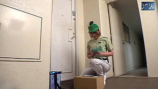 A Delivery Girl Overwhelmed by Sweet Smoke Awakens to a Body That Reacts to Every Touch Part2