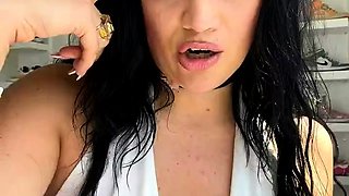 Love Chat Big Boobs Brunette Masturbating For Cam