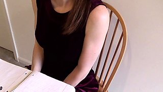 Amateur MILF in sexy stockings masturbates