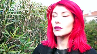 Oney, 23, welcomes us to her home in Aix-en-Provence to try... anal! - Jacquie et Michel TV