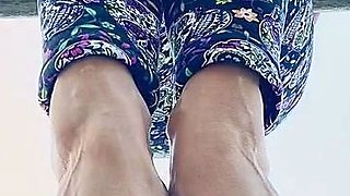 Lezlyan aka la_little_dancer_feet OnlyFans - My feet are