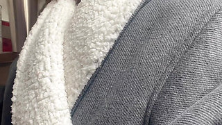 pissing  pussy on the toilet sexy hana chan cute girl petite