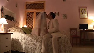 couple a peine marié se font une sexetape