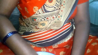 Sexy Saree Aunty Boobs