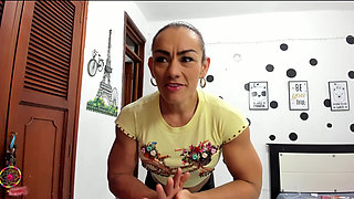 Very Muscular MILF Bodybuilder Play with Her Big Clit Have Multiple Real Orgasms