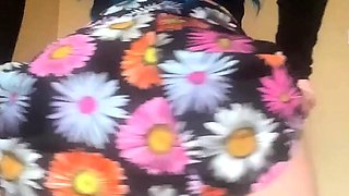 Masturbating amateur cums after solo fun