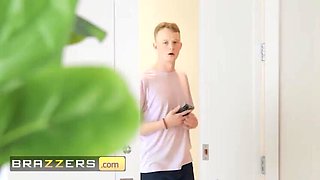 Stepmom Charli Phoenix Ditches Dildo For Stepson's Big Cock - Squirting Orgasm On Brazzers