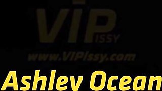 Ashley Ocean's pee play smut by VIPissy
