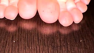 Amateur Foot Fetish Girlfriend Sucks and gives a Footjob