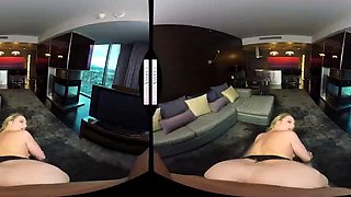 Mia Malkova - Mia Malkova jiggles her juicy ass and rides