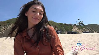 Naughty girl on date gets her pretty pussy rubbed in the car, until she squirts POV (Aubry Babcock