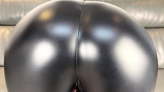 Cute amateur brunette naughty in solo jerking show on camera