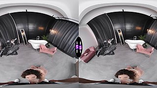 Curvy Simona's supple curves crave your touch in VR