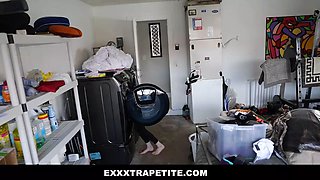 Jessae rosae c. on jmacs meaty dick as she smoke it deep down in her throat!