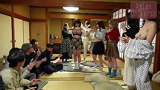 Hot Spring Bus Tour - a Packed Getaway of Unrestrained Group Indulgence
