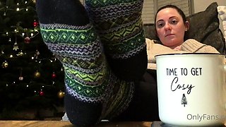 Hot amateur european foot and pantyhose fetish