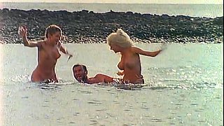 Stunning group sex babes getting cumshot