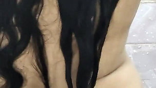 Hot Desi Bhabhi Bathing