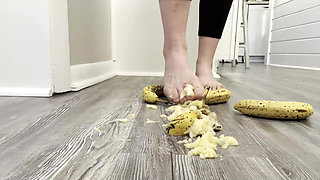 Banana Crush with Feet