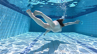 Swimming Fetish - Underwater Swimming Naked