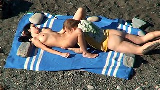 stepsister enjoys sex on the beach (voyeur)