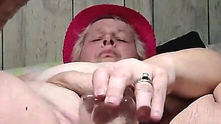 Kinky Slut Gets Bottle Fucked