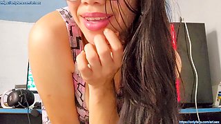 Hot latina, perfect pink pussy, solo squirt