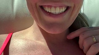 Amateur tennis player exposes her big boobs