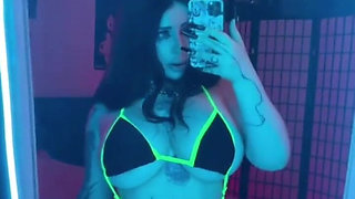 Lemme Shine in Neon Light