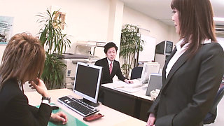 Beau Jap Sex Scene 3: Beautiful Busty Japanese Woman Masturbates in the Office Bathroom