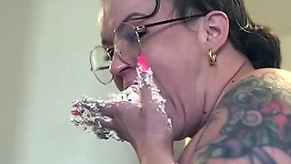 PAWG Smashes Birthday Cake with Her Big Booty