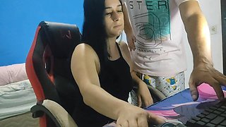 Hot wife receives PC technician neighbor and pays with pix