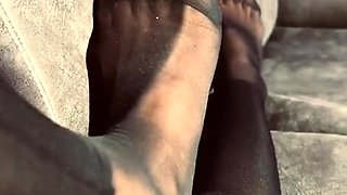 Amateur Foot Fetish Girlfriend Sucks and gives a Footjob