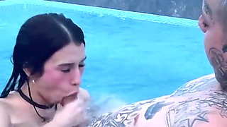 Tinder Date Ends in Outdoor Sex with Chicamocha Cannon in the Background