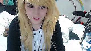 AMATEUR BRUNETTE TEEN NATURAL TIT CAUGHT MASTURBATINg CHEAT