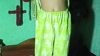 Desi girl hard beautiful chut