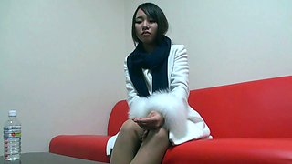 Amateur Asian teen sucks a big cock