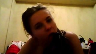 Russian Viktoria Squirts on Webcam with Toy