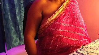 Sexy Bhabhi Opens Her Clothes and Shows Her Boobs to Satisfy Her Sexual Desire.
