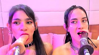 Cute amateur webcam teen girl toying pussy on webcam