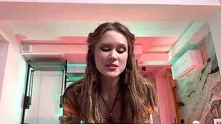 Fortuneteller hottie never saw  that hard cock coming