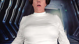 Rapid Horny Growth From Princess Leia!