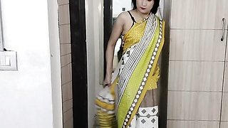 Chachi ko chodte ne dekh liya