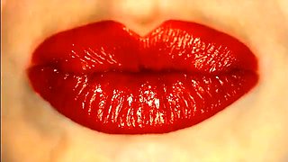 Marilyn Palace Drilling In The Pool With Her Bouncy Booty