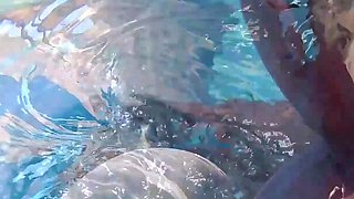 Goldenshower and Underwater Sex with Amuse De Rauch