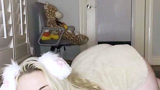 Blonde emo amateur solo masturbation